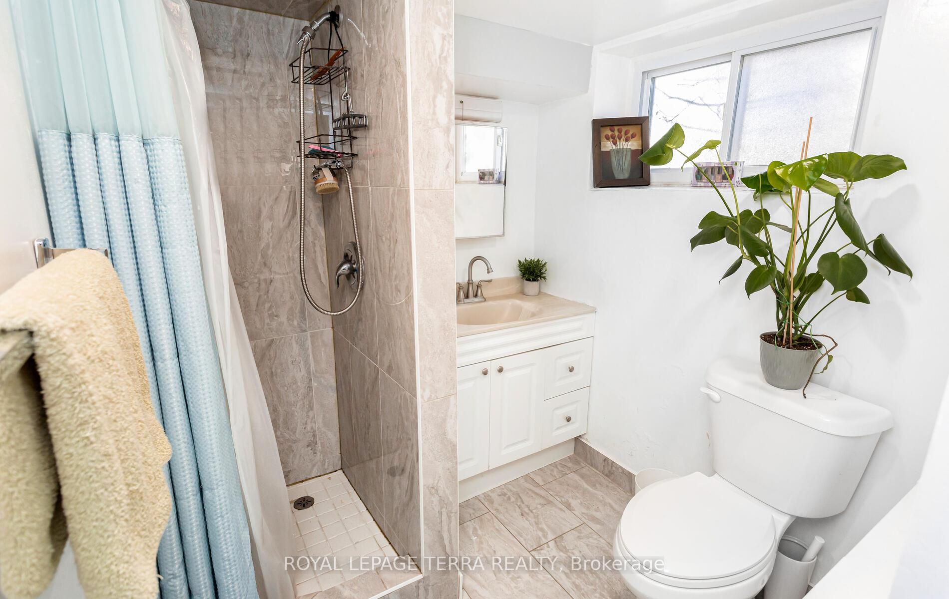 Photo 28 of 6267 Montrose Road, Niagara Falls, West Wood — HOMEH