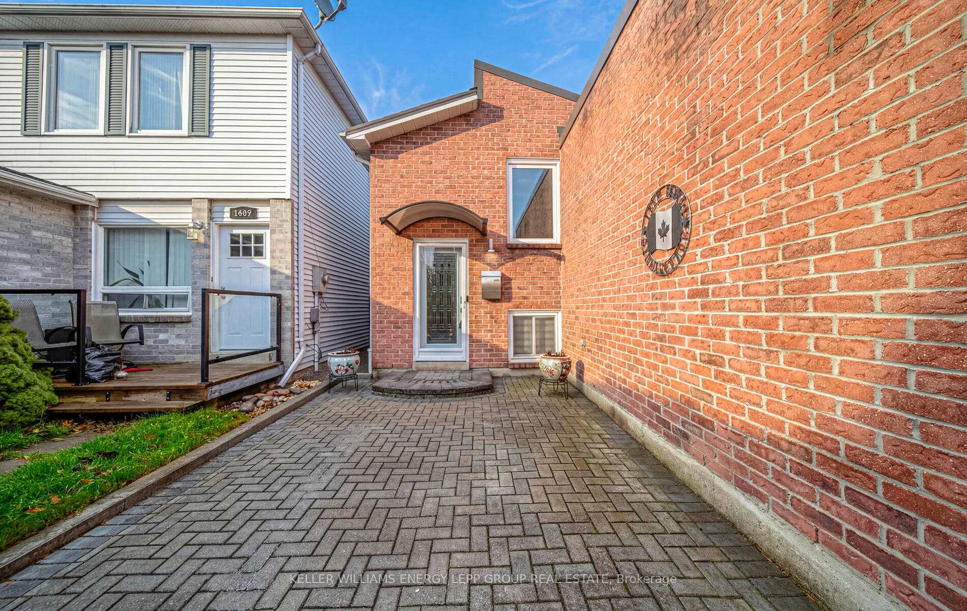 Photo 2 of 1407 Outlet Drive, Oshawa, Lakeview — HOMEH