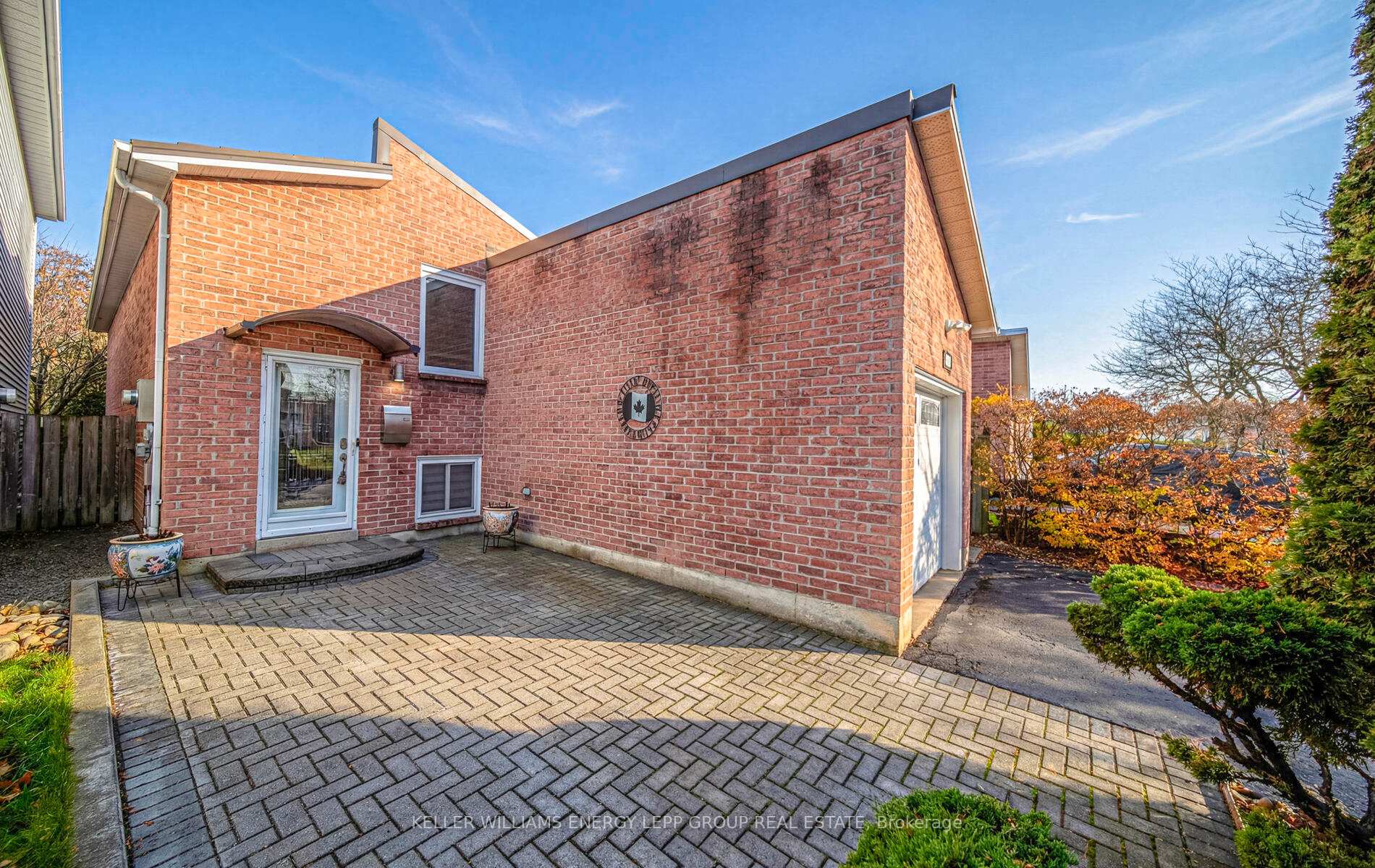 Photo 5 of 1407 Outlet Drive, Oshawa, Lakeview — HOMEH