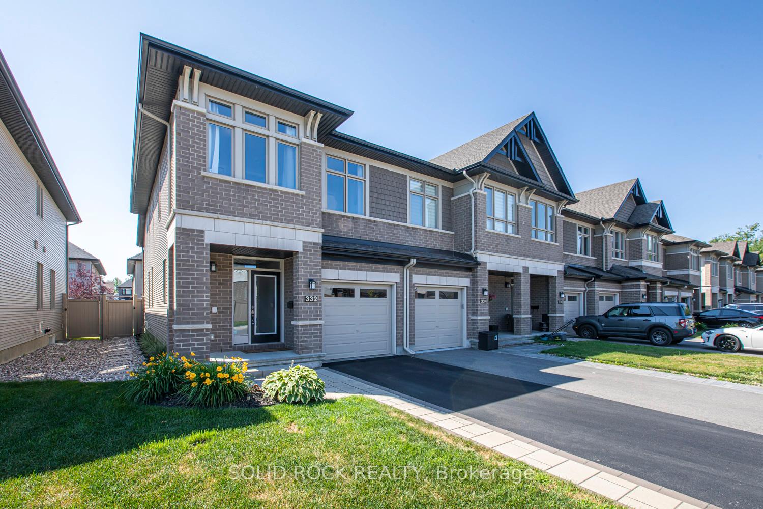 Photo 2 of 332 Rainrock Crescent, Ottawa, Mer Bleue/Bradley Estates/Anderson Park — HOMEH
