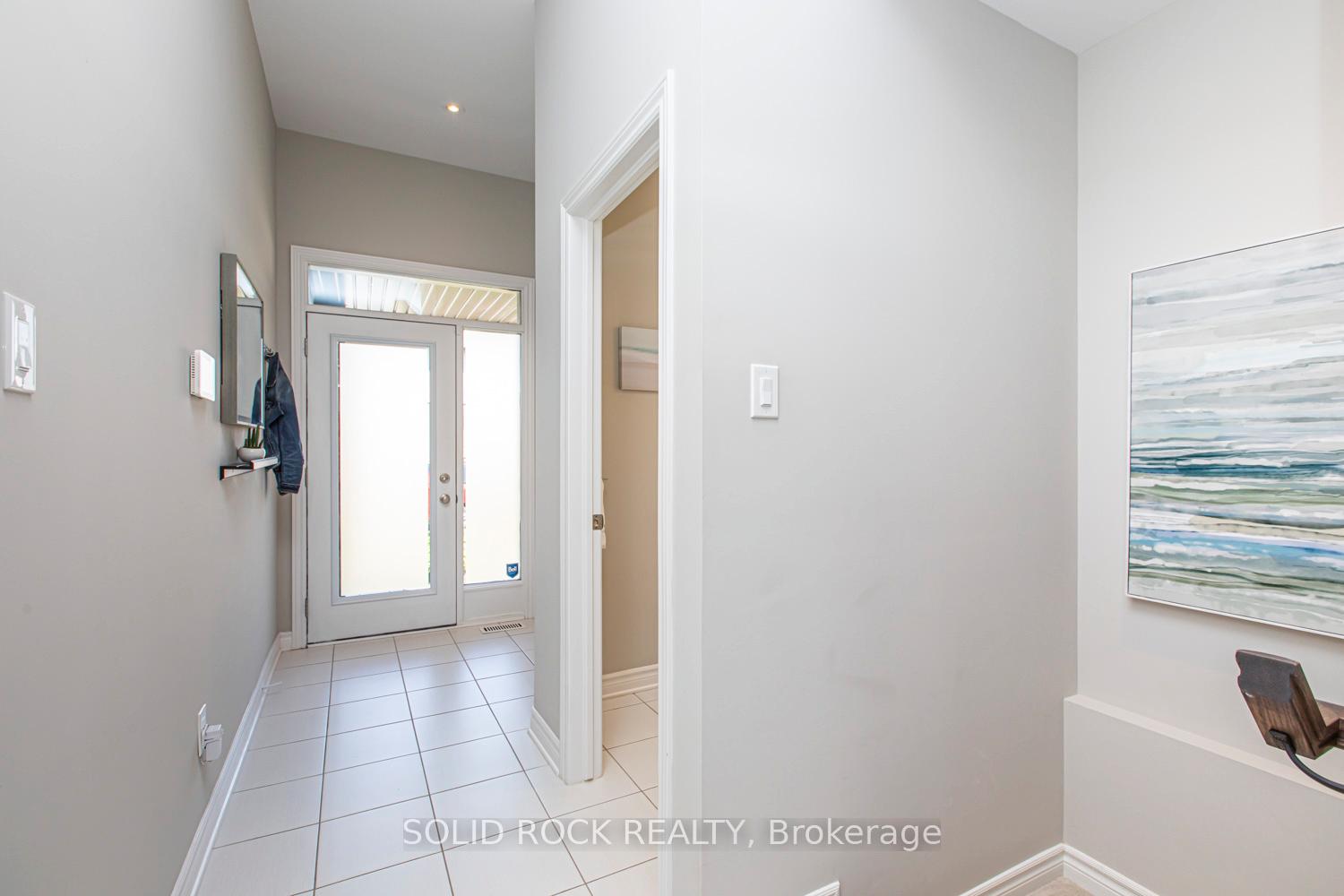 Photo 3 of 332 Rainrock Crescent, Ottawa, Mer Bleue/Bradley Estates/Anderson Park — HOMEH