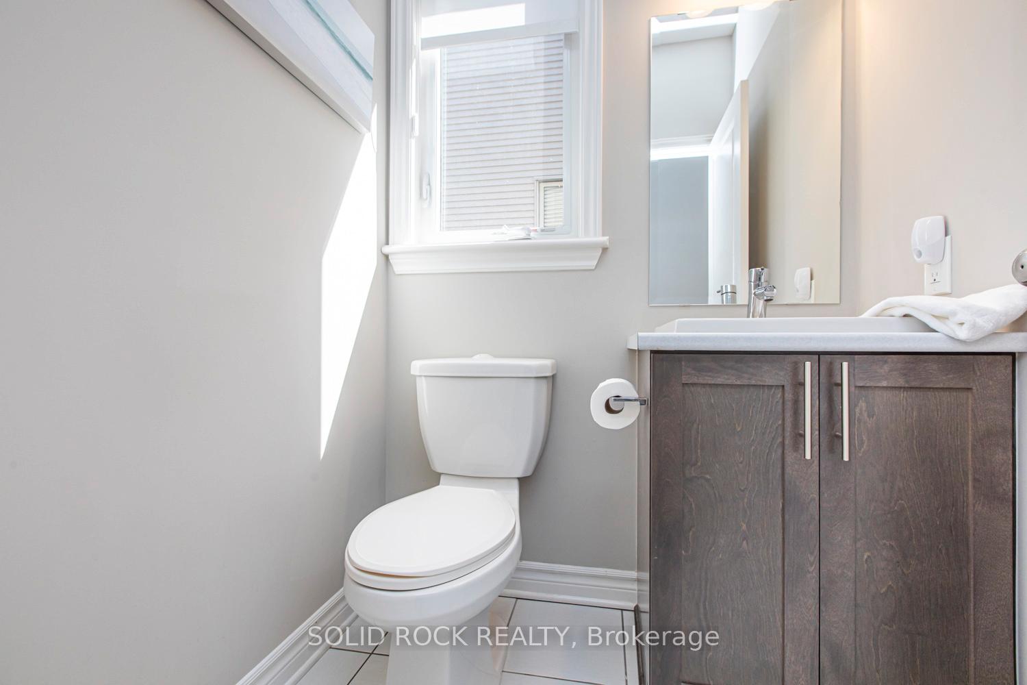 Photo 5 of 332 Rainrock Crescent, Ottawa, Mer Bleue/Bradley Estates/Anderson Park — HOMEH