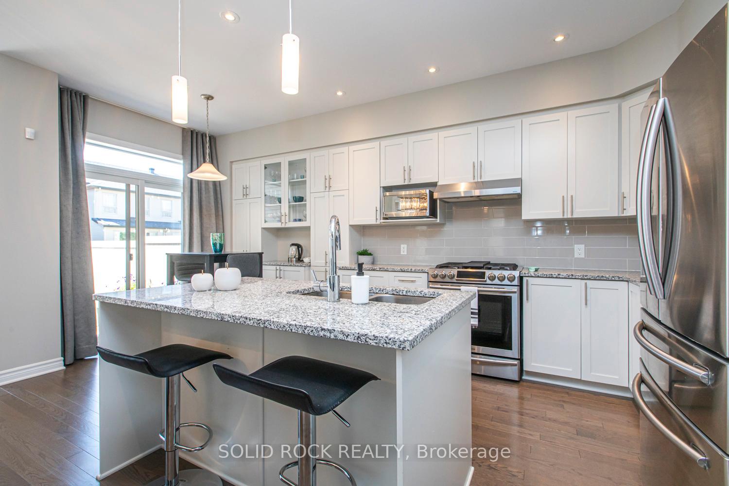 Photo 12 of 332 Rainrock Crescent, Ottawa, Mer Bleue/Bradley Estates/Anderson Park — HOMEH