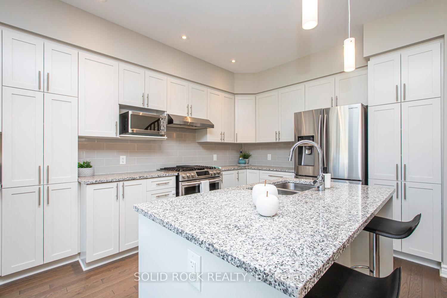 Photo 13 of 332 Rainrock Crescent, Ottawa, Mer Bleue/Bradley Estates/Anderson Park — HOMEH