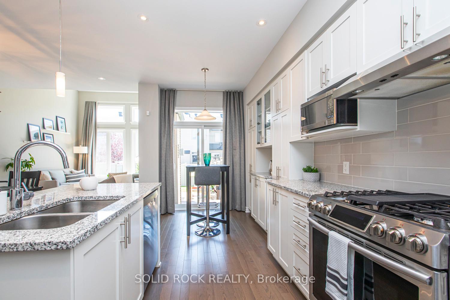 Photo 15 of 332 Rainrock Crescent, Ottawa, Mer Bleue/Bradley Estates/Anderson Park — HOMEH