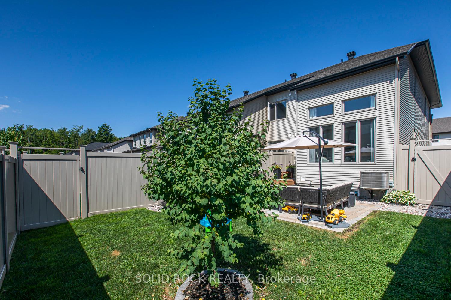 Photo 33 of 332 Rainrock Crescent, Ottawa, Mer Bleue/Bradley Estates/Anderson Park — HOMEH