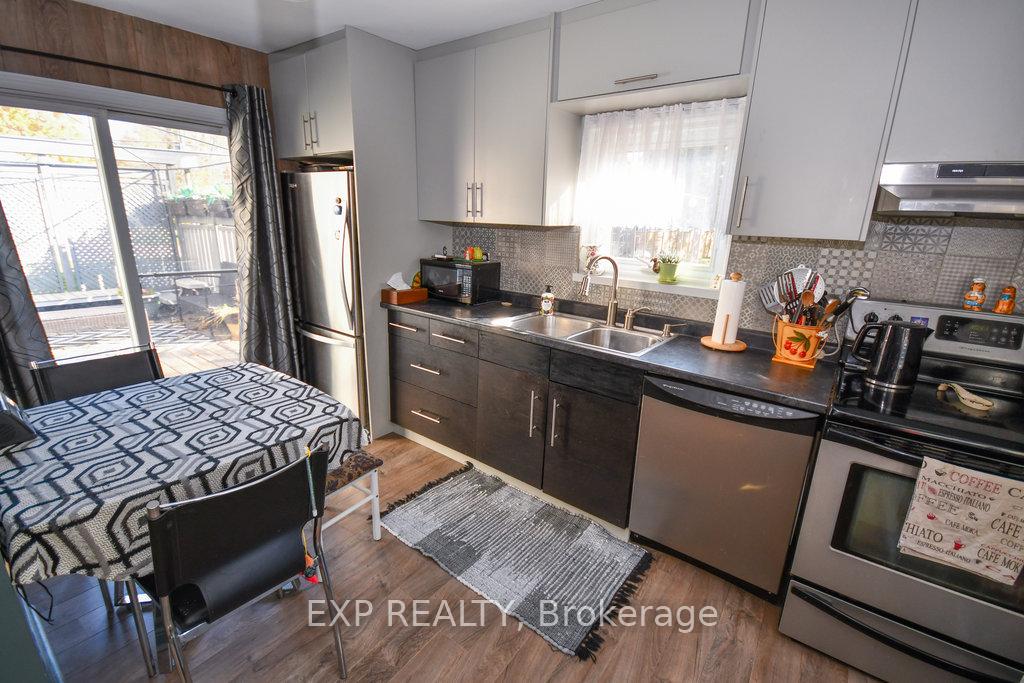 Photo 3 of 272 Station Street, North Middlesex, Parkhill — HOMEH