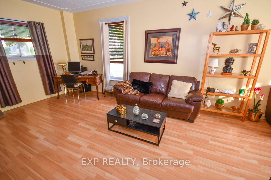 Photo 5 of 272 Station Street, North Middlesex, Parkhill — HOMEH