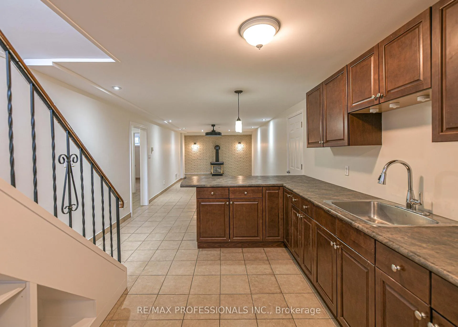 Photo 19 of 255 Lawrence Avenue, Orillia — HOMEH