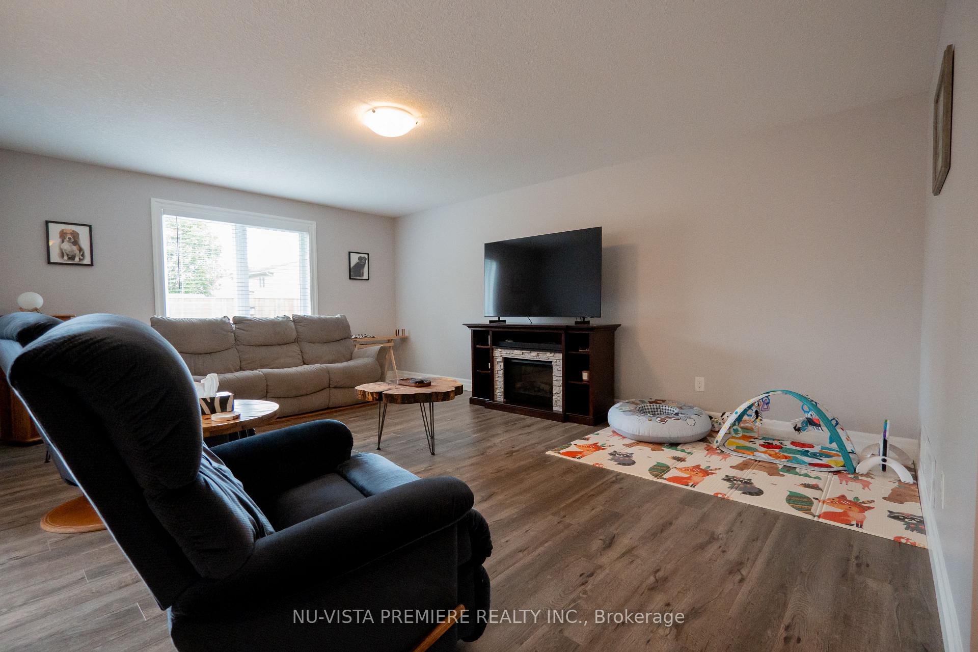 Photo 7 of 825 Binning Street W, North Perth, Wallace — HOMEH