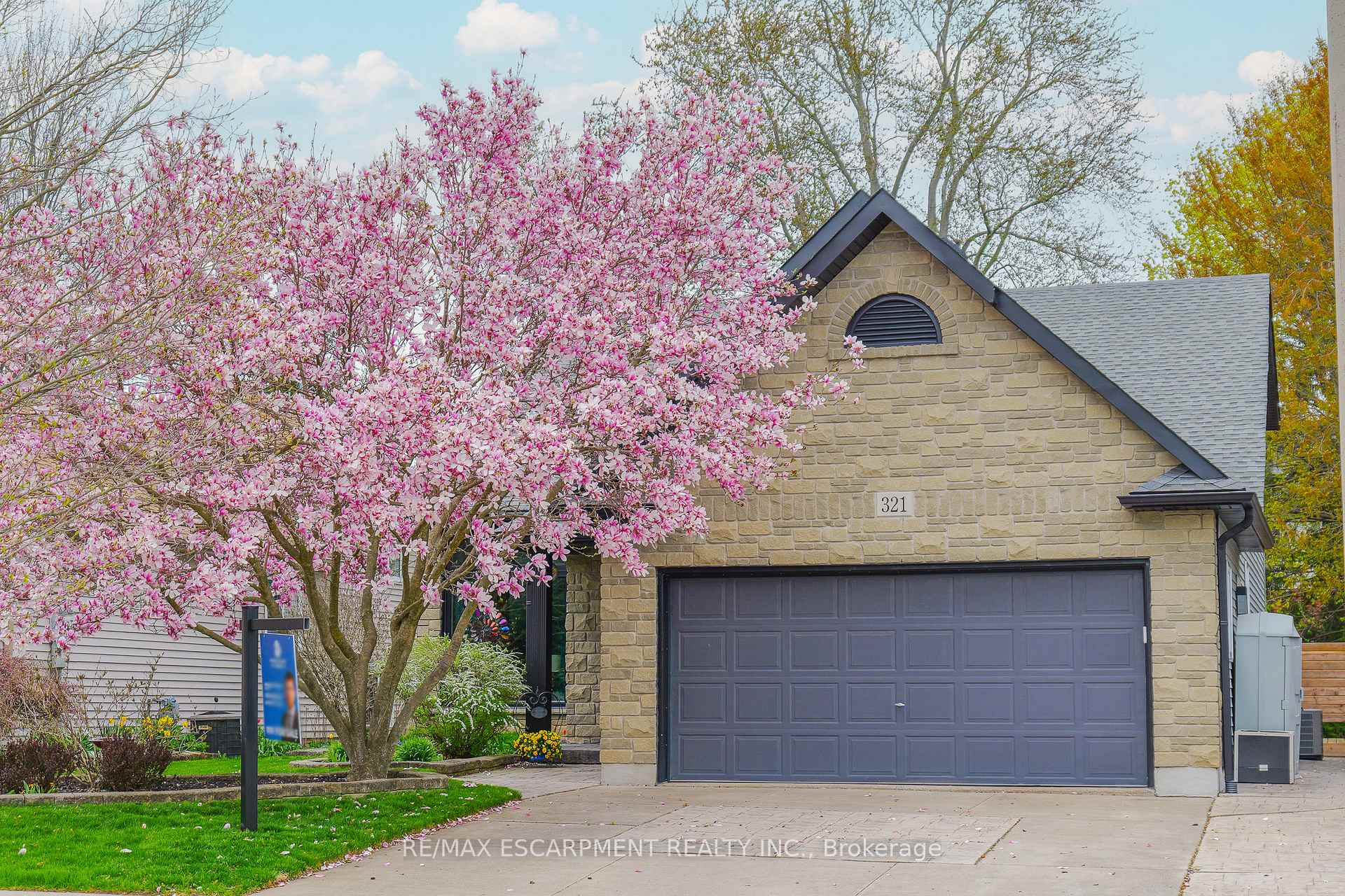 Photo 3 of 321 Beckett Crescent, Pelham, Fonthill — HOMEH