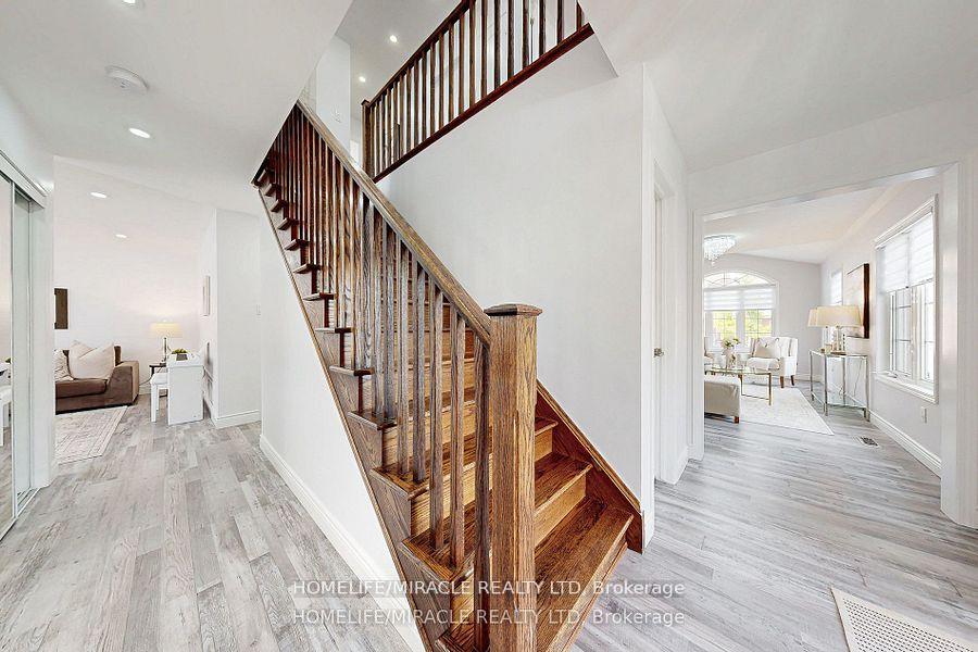 Photo 3 of 949 Zelinsky Crescent, Milton, Coates — HOMEH