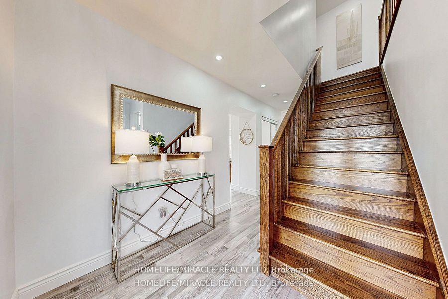 Photo 5 of 949 Zelinsky Crescent, Milton, Coates — HOMEH