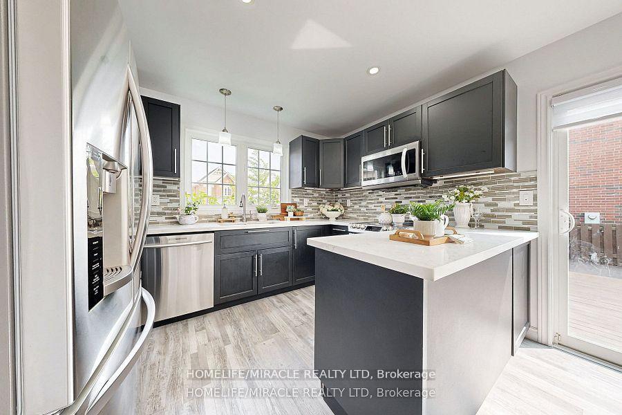 Photo 13 of 949 Zelinsky Crescent, Milton, Coates — HOMEH