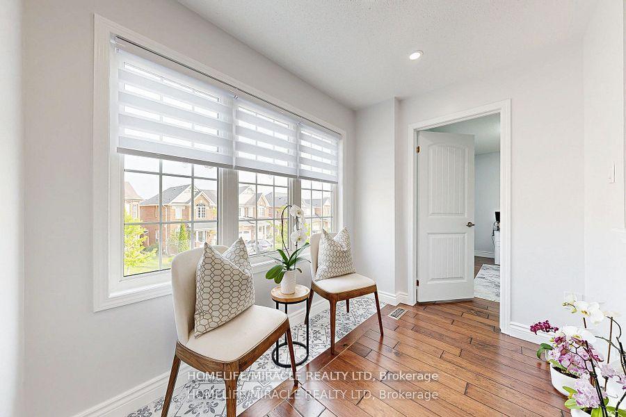 Photo 16 of 949 Zelinsky Crescent, Milton, Coates — HOMEH