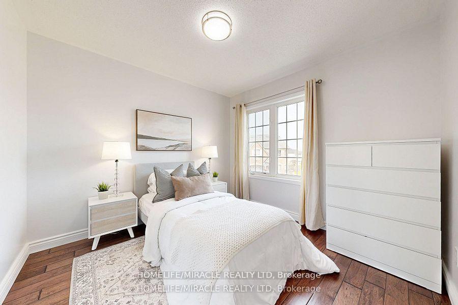 Photo 40 of 949 Zelinsky Crescent, Milton, Coates — HOMEH