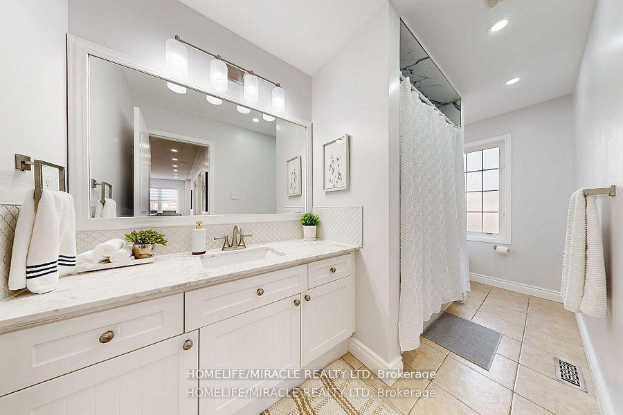 Photo 21 of 949 Zelinsky Crescent, Milton, Coates — HOMEH