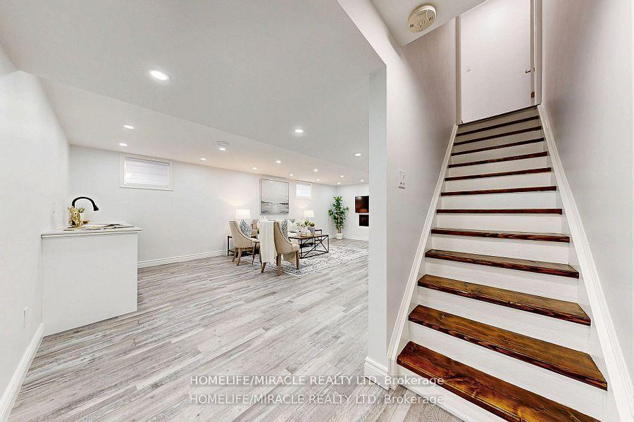 Photo 24 of 949 Zelinsky Crescent, Milton, Coates — HOMEH