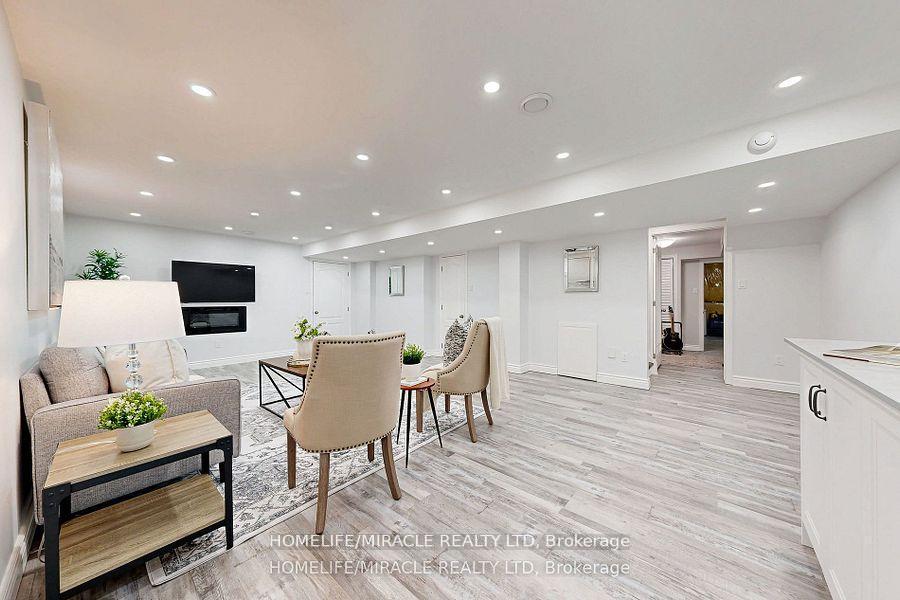 Photo 41 of 949 Zelinsky Crescent, Milton, Coates — HOMEH