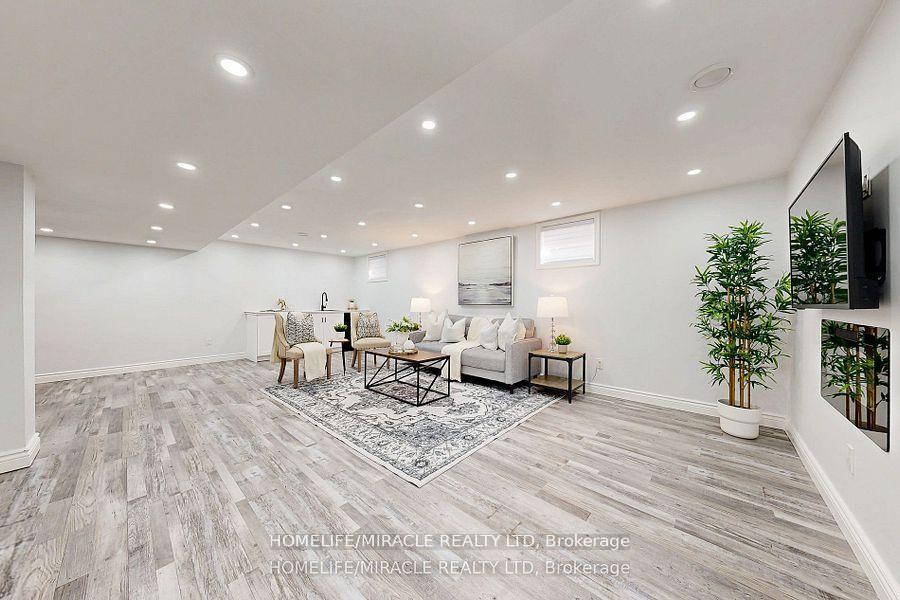 Photo 25 of 949 Zelinsky Crescent, Milton, Coates — HOMEH