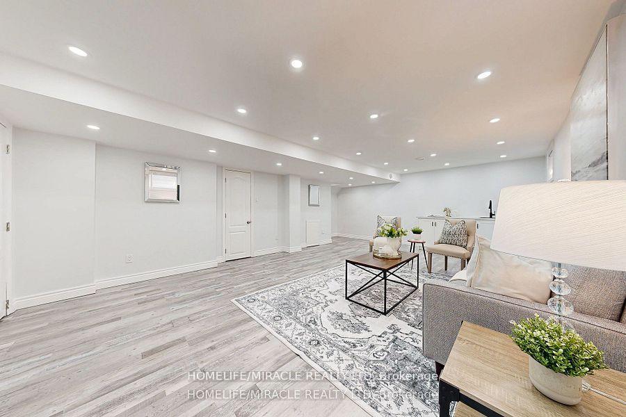 Photo 27 of 949 Zelinsky Crescent, Milton, Coates — HOMEH