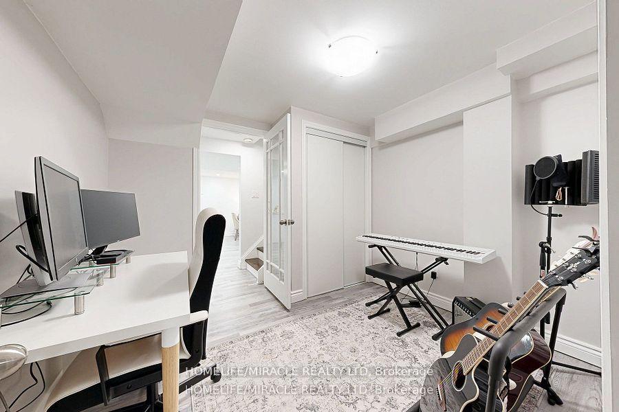 Photo 35 of 949 Zelinsky Crescent, Milton, Coates — HOMEH