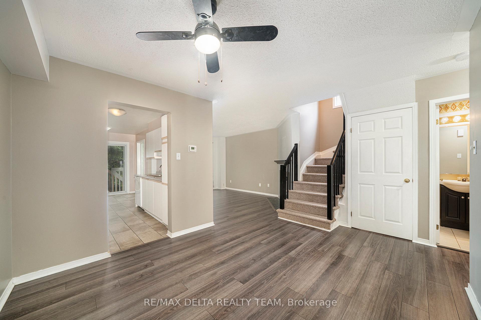 Photo 3 of 786 Hancock Crescent, Ottawa, Fallingbrook/Ridgemount — HOMEH