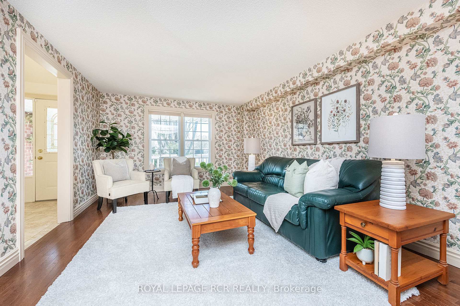 Photo 4 of 222 Walsh Crescent, Orangeville — HOMEH