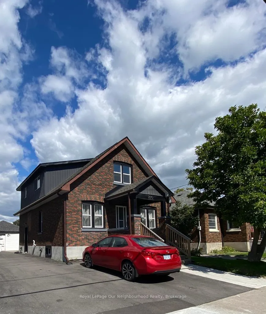 Front of Unit Unit 1 (MAIN), 290 Eulalie Avenue