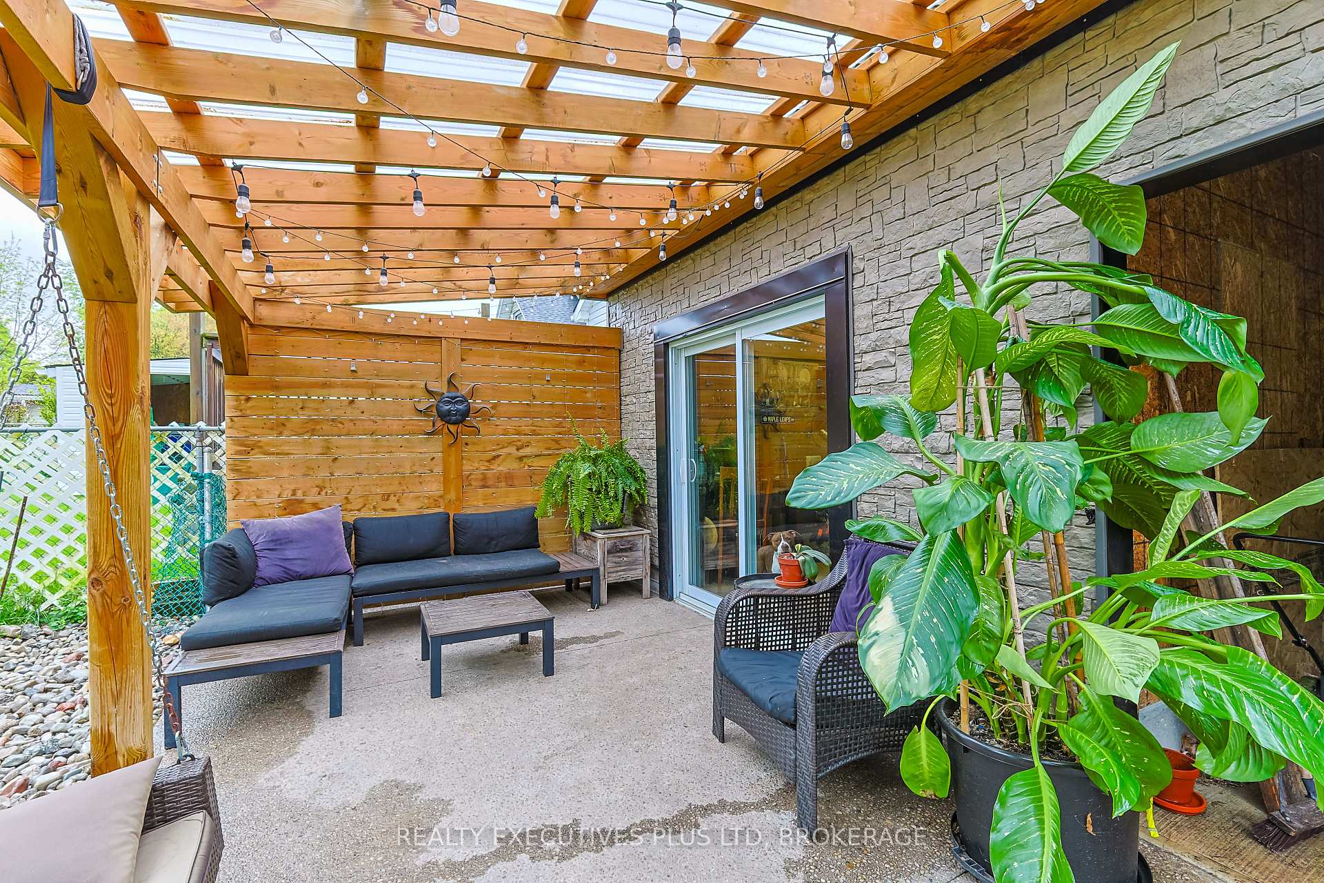 Photo 13 of 6435 Taylor Street, Niagara Falls, Dorchester — HOMEH