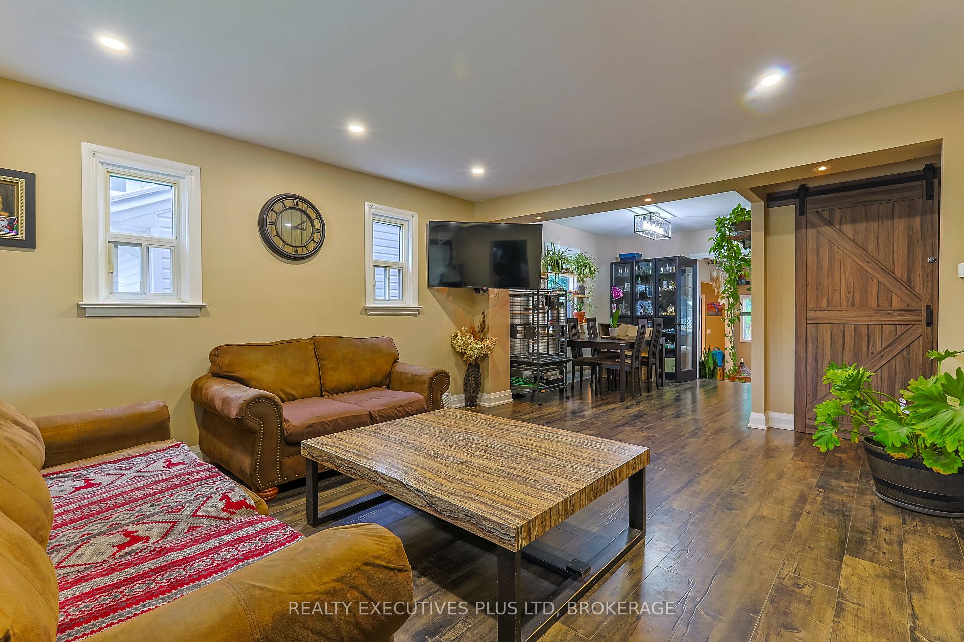 Photo 16 of 6435 Taylor Street, Niagara Falls, Dorchester — HOMEH