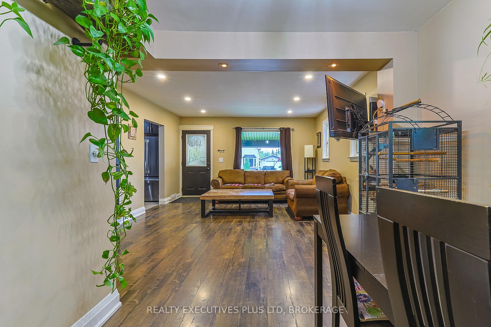 Photo 17 of 6435 Taylor Street, Niagara Falls, Dorchester — HOMEH