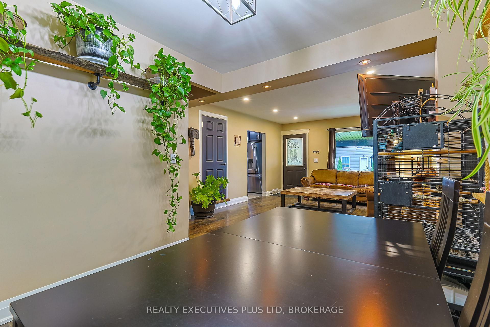 Photo 18 of 6435 Taylor Street, Niagara Falls, Dorchester — HOMEH