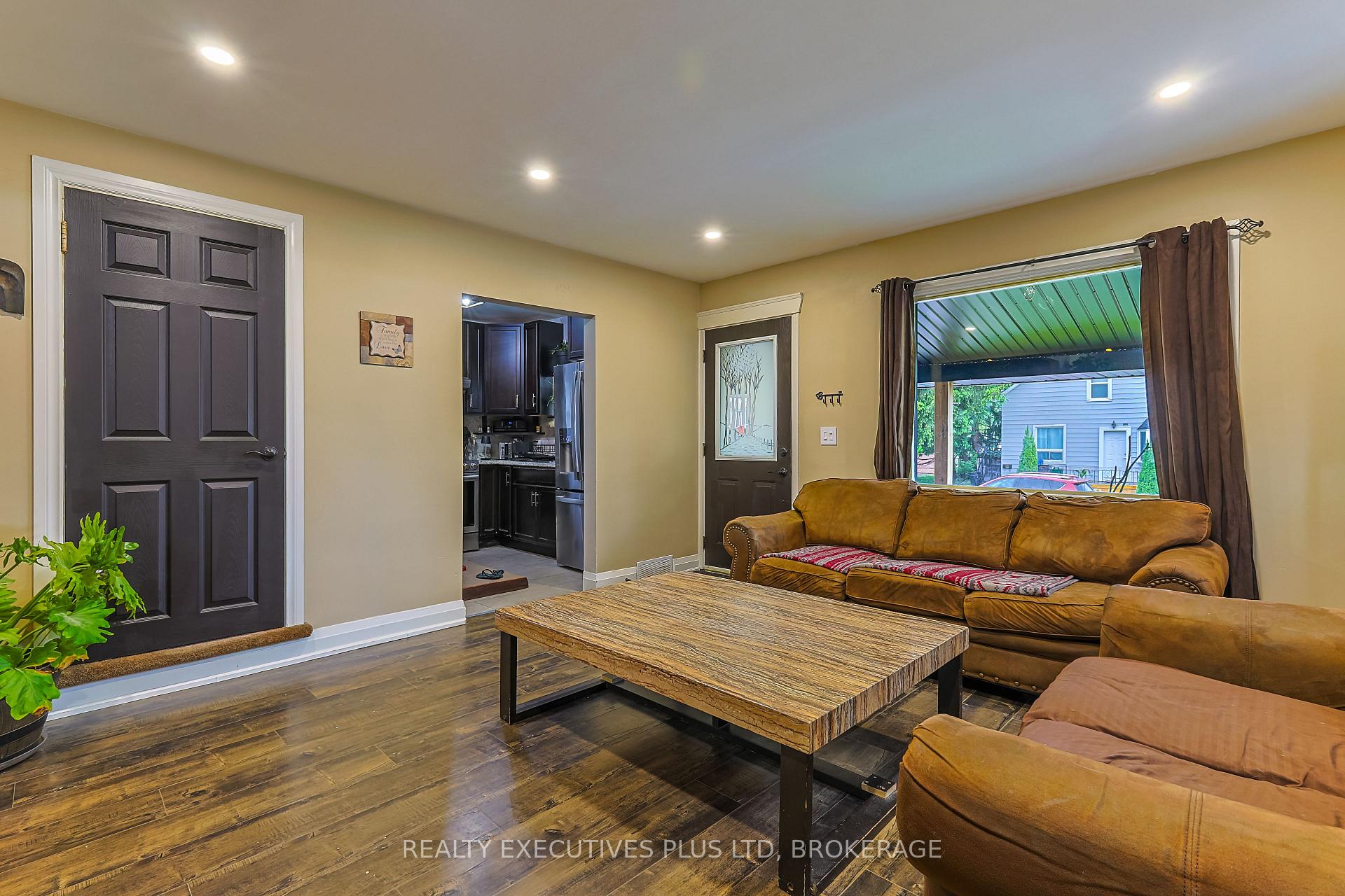 Photo 19 of 6435 Taylor Street, Niagara Falls, Dorchester — HOMEH