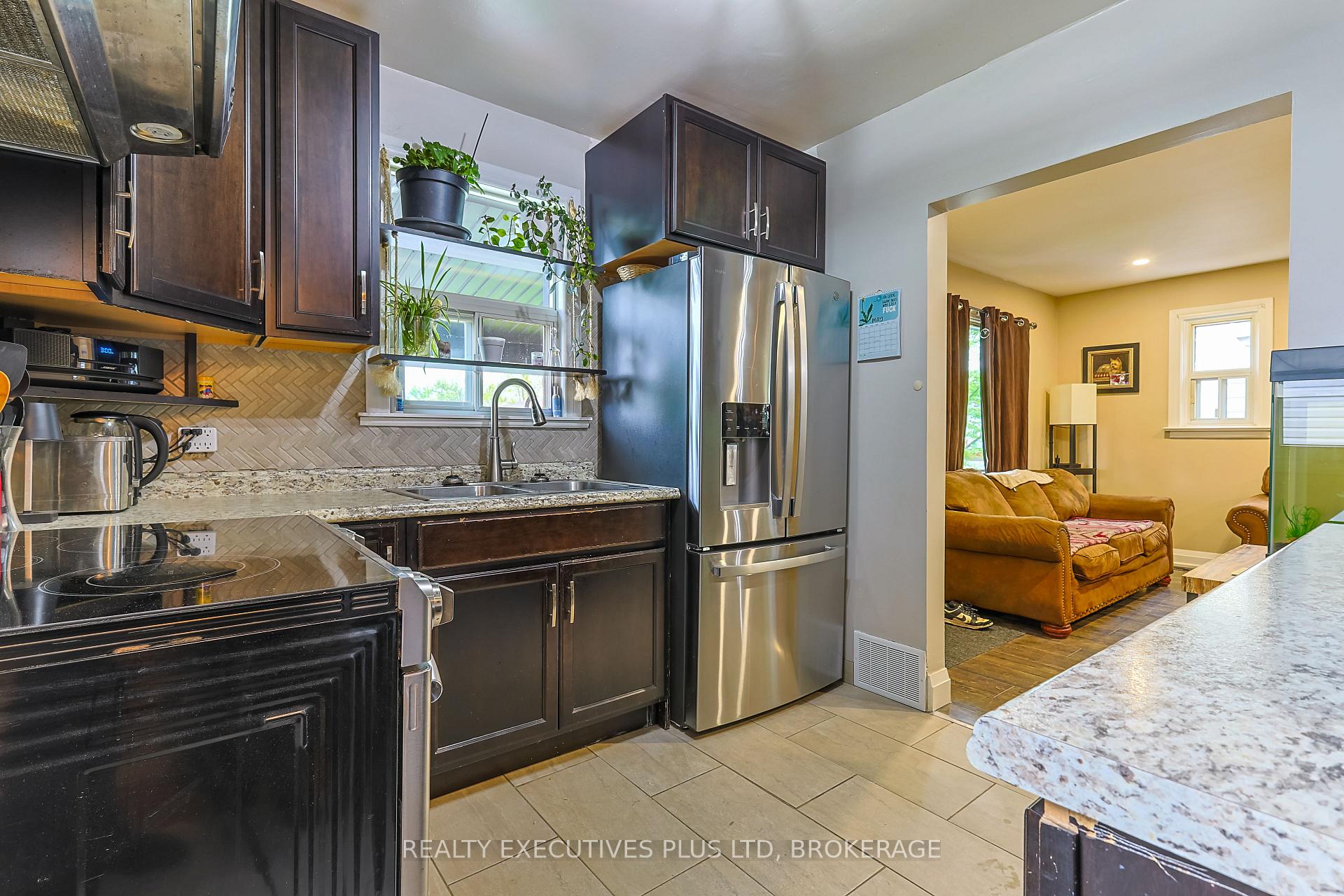 Photo 21 of 6435 Taylor Street, Niagara Falls, Dorchester — HOMEH