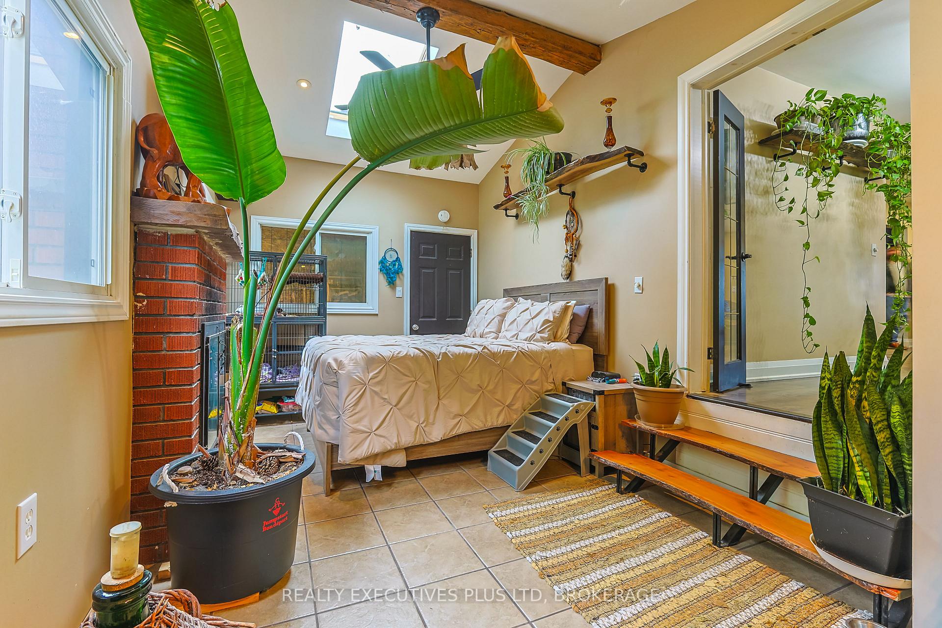 Photo 25 of 6435 Taylor Street, Niagara Falls, Dorchester — HOMEH
