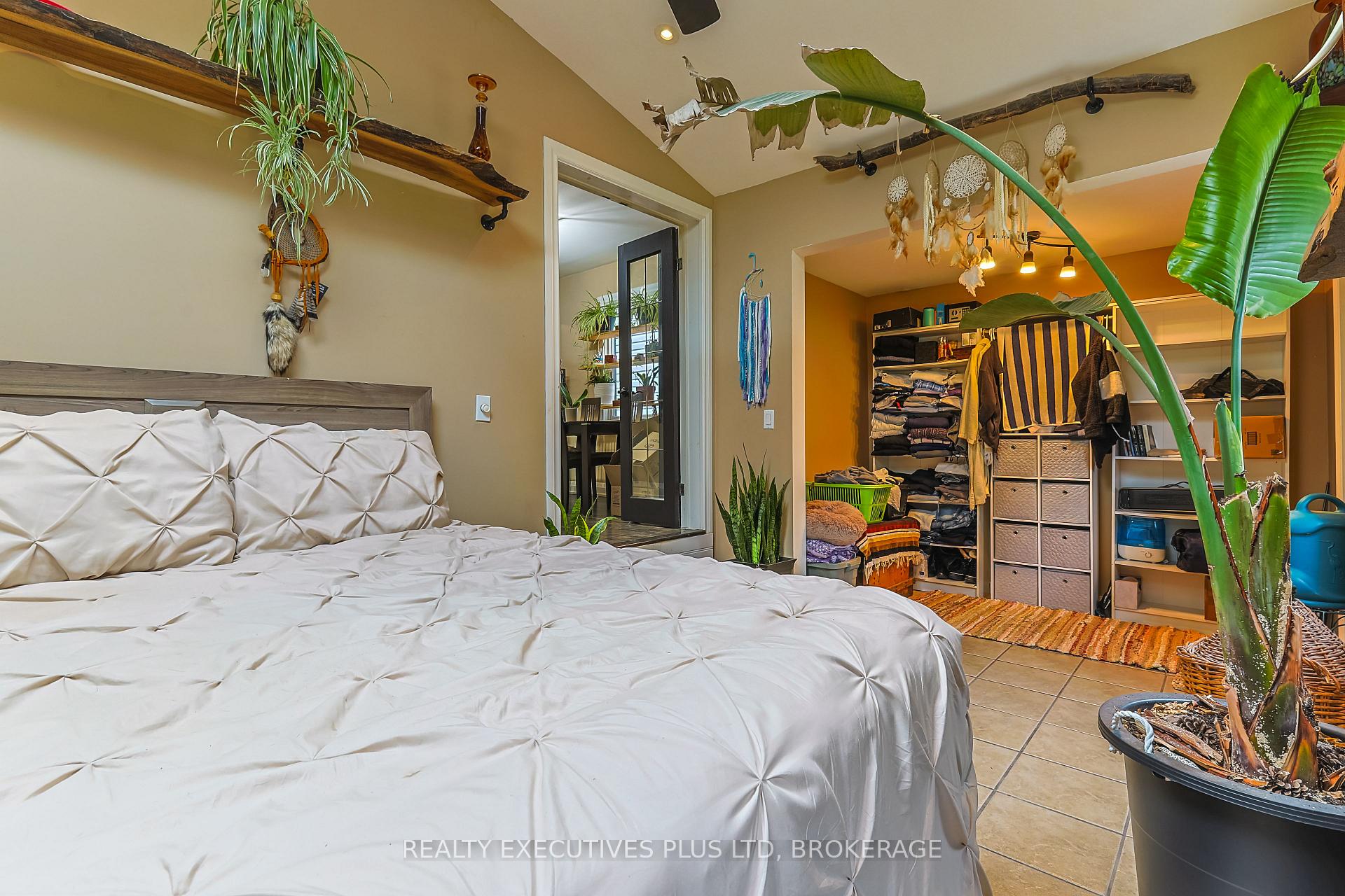 Photo 26 of 6435 Taylor Street, Niagara Falls, Dorchester — HOMEH