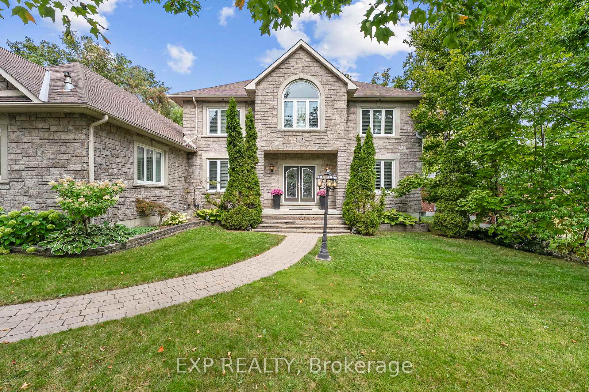 Front of 10 Nordic Trail