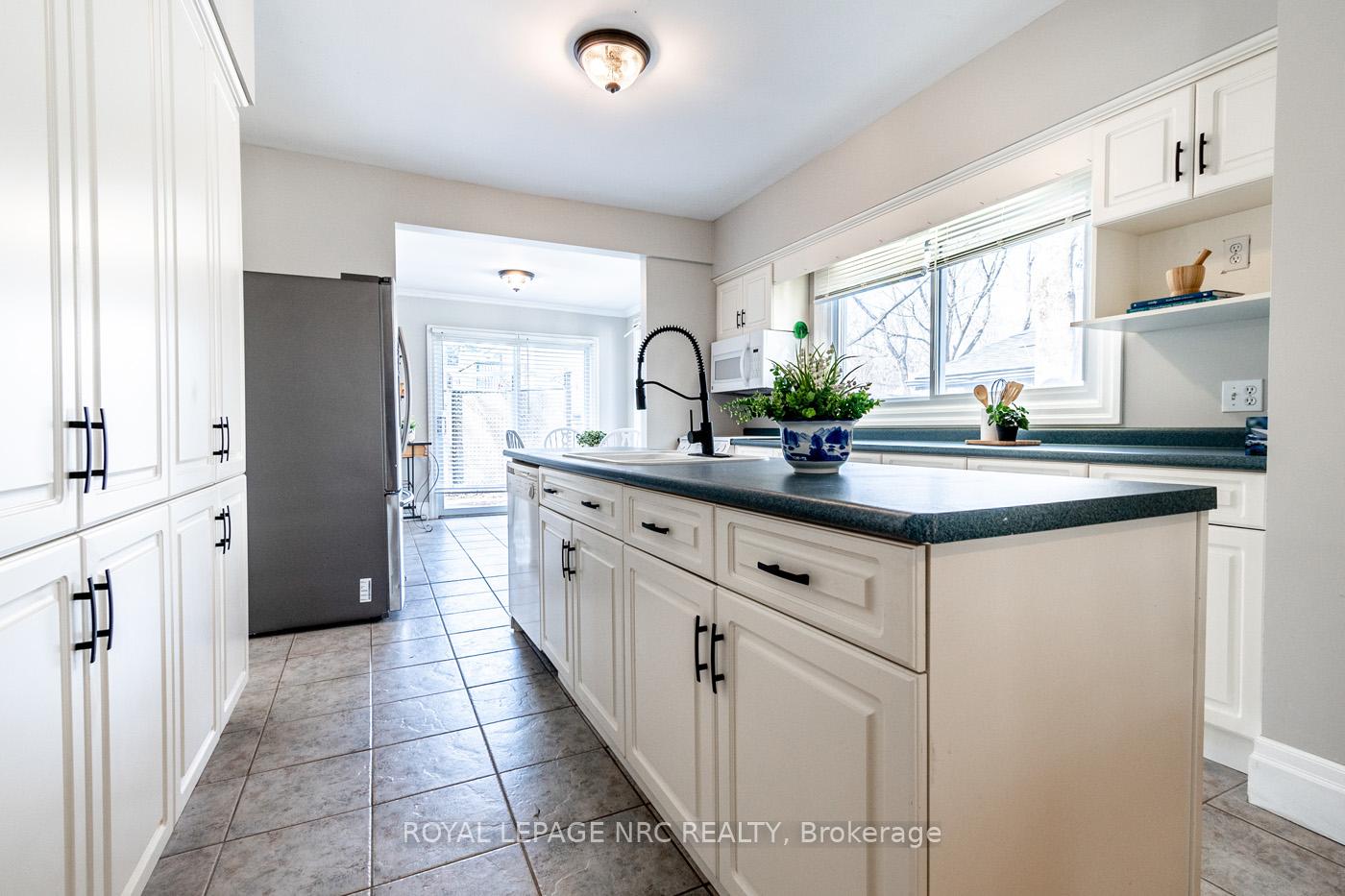 Photo 11 of 1548 Pelham Street, Pelham, Fonthill — HOMEH