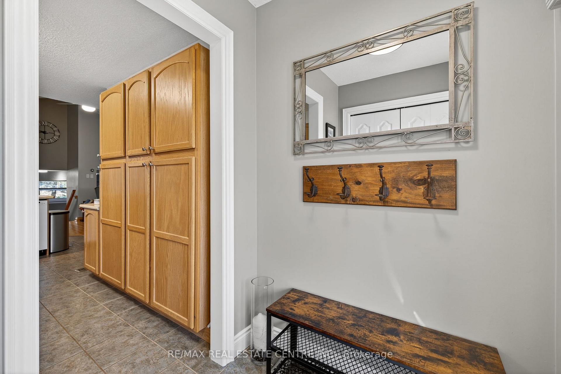 Photo 6 of 3 Bishop Court, Orangeville — HOMEH