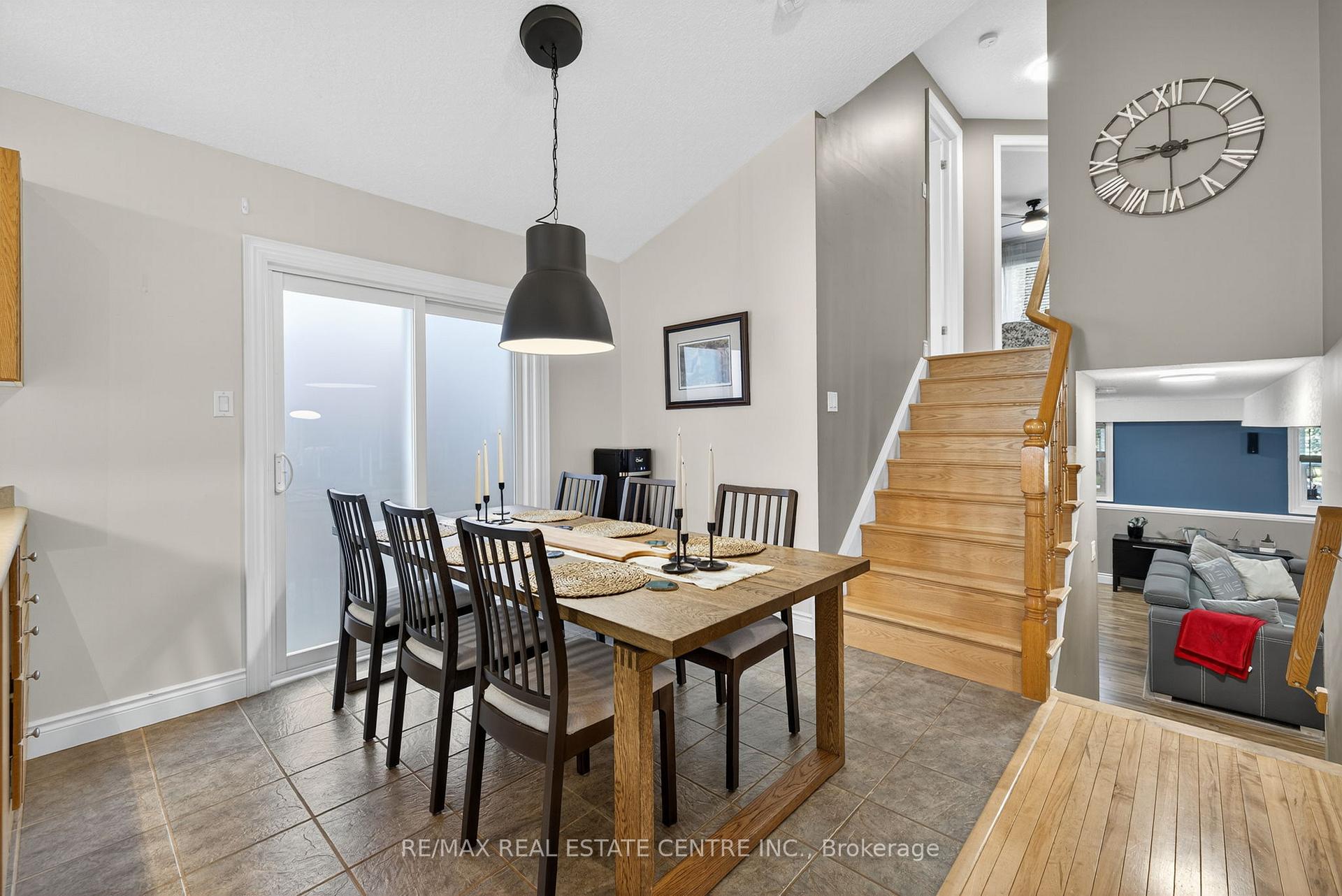 Photo 10 of 3 Bishop Court, Orangeville — HOMEH
