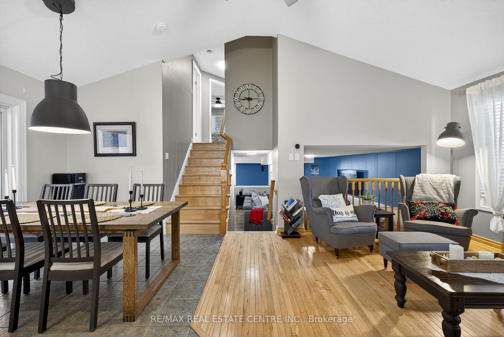 Photo 13 of 3 Bishop Court, Orangeville — HOMEH