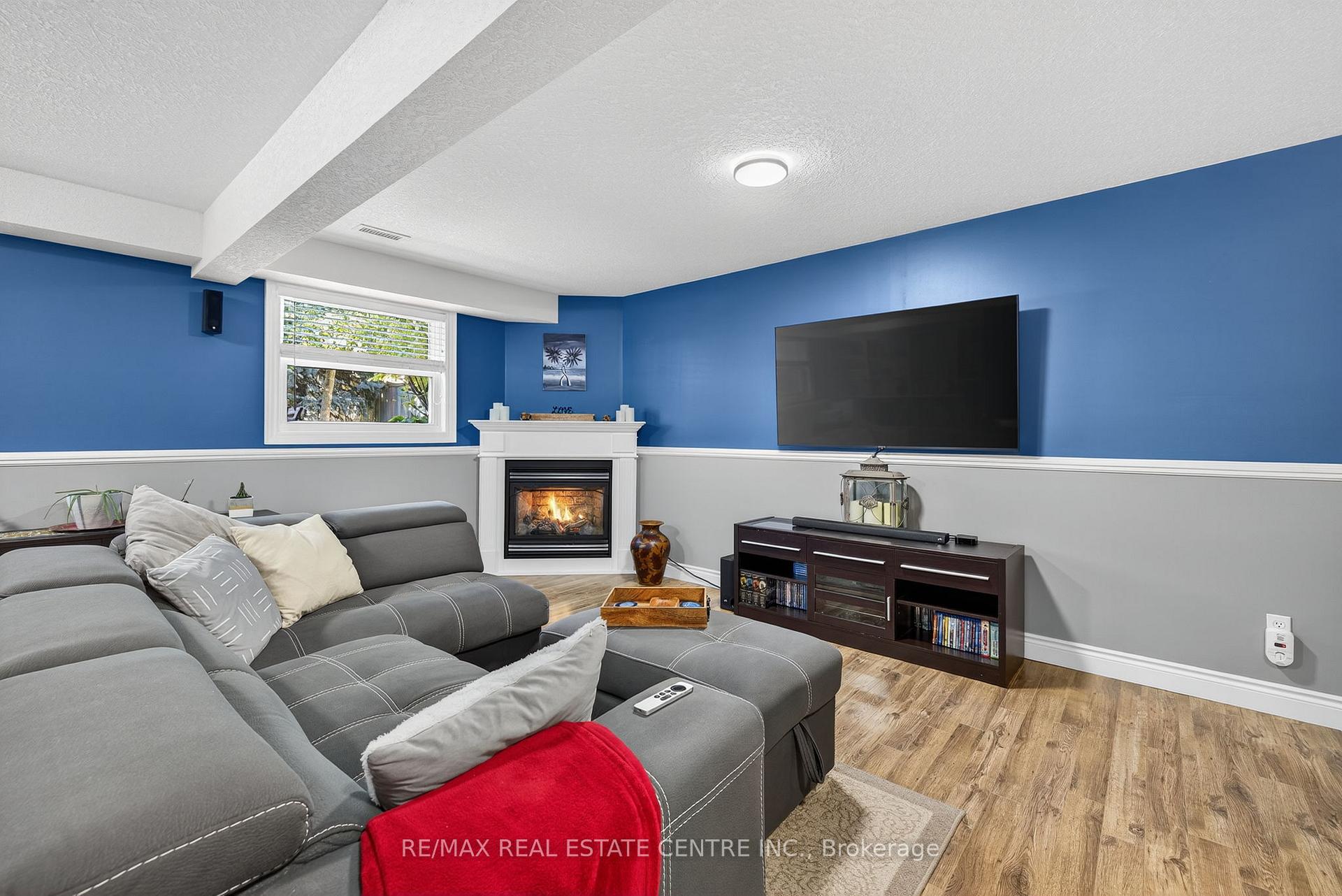 Photo 33 of 3 Bishop Court, Orangeville — HOMEH