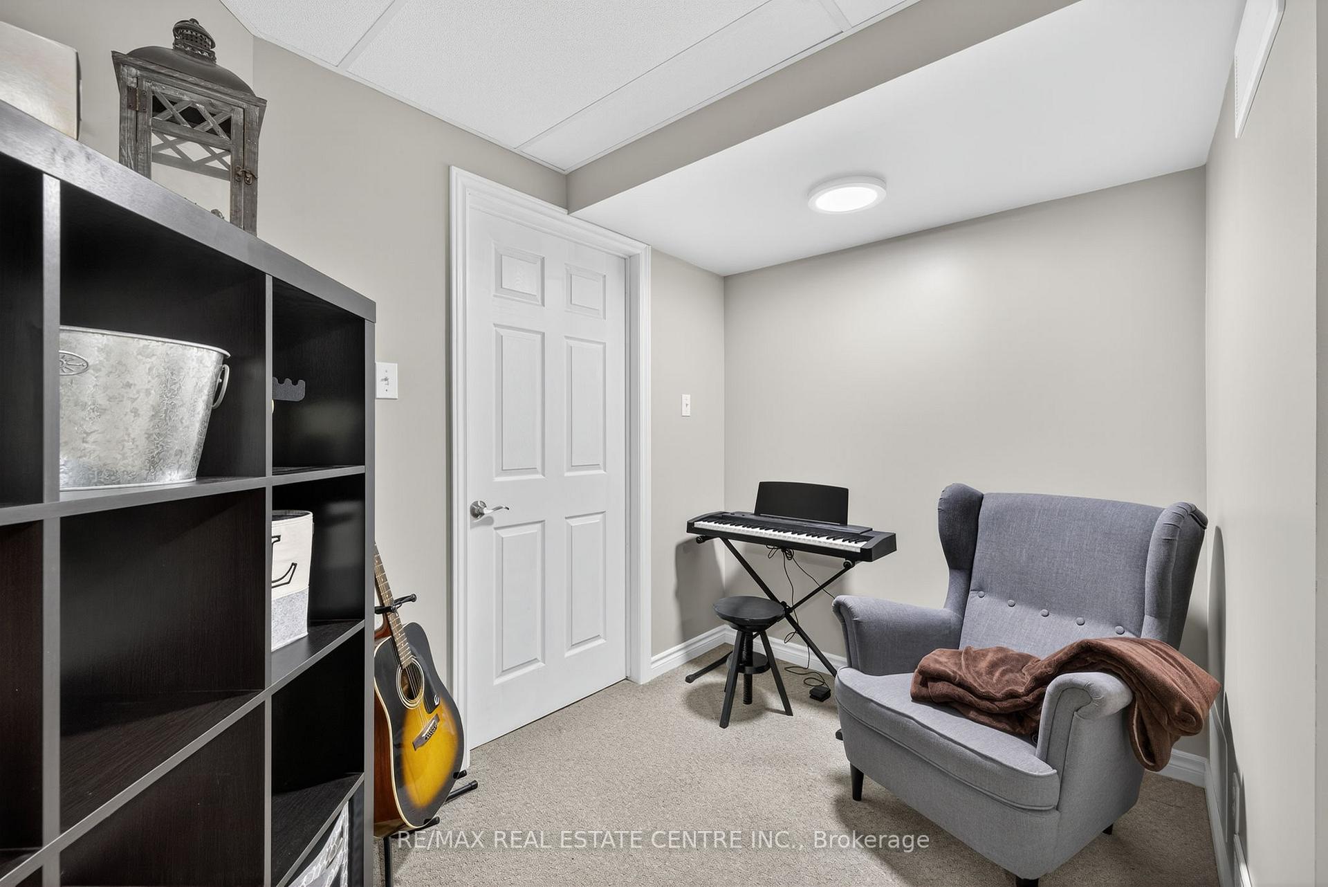 Photo 40 of 3 Bishop Court, Orangeville — HOMEH