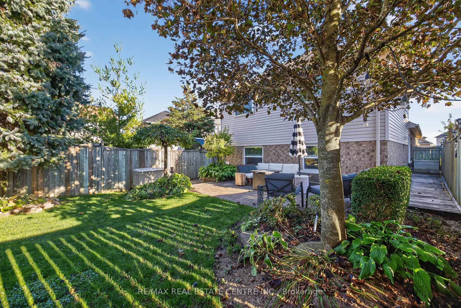 Photo 44 of 3 Bishop Court, Orangeville — HOMEH