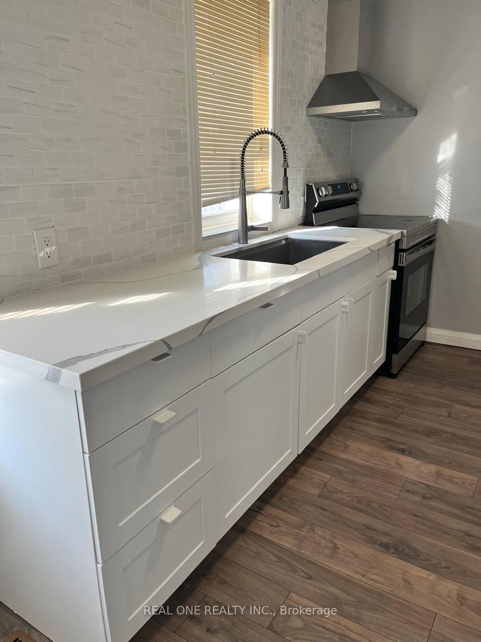 Photo 12 of 216 John Street N, Orillia — HOMEH