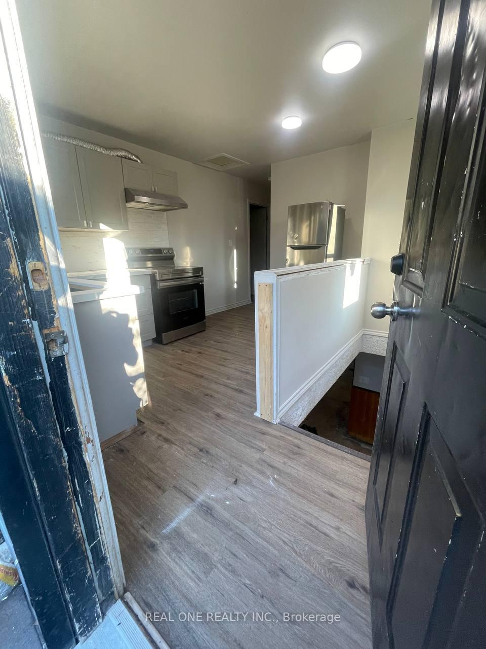 Photo 22 of 216 John Street N, Orillia — HOMEH