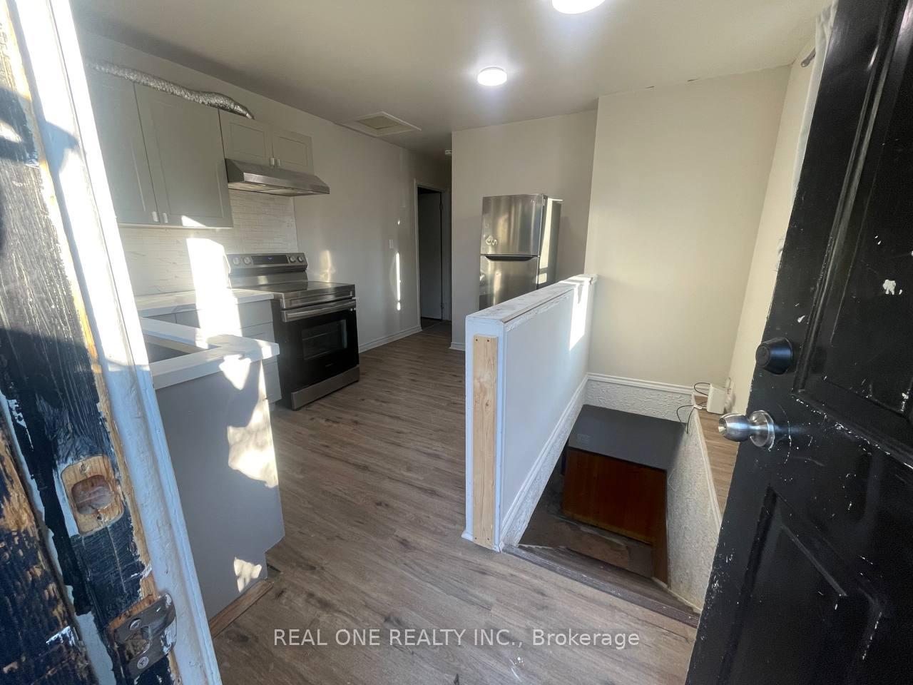 Photo 23 of 216 John Street N, Orillia — HOMEH