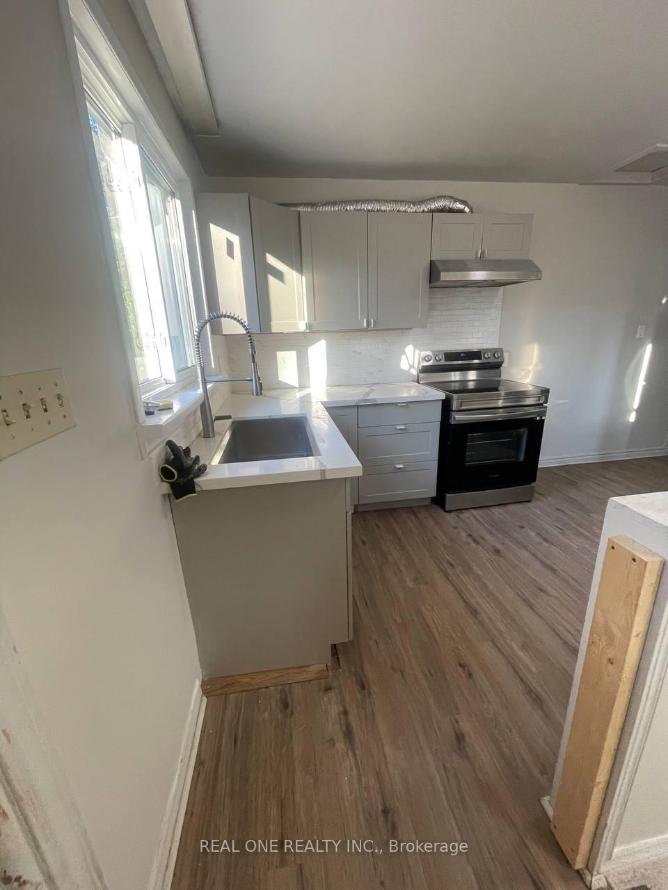 Photo 24 of 216 John Street N, Orillia — HOMEH