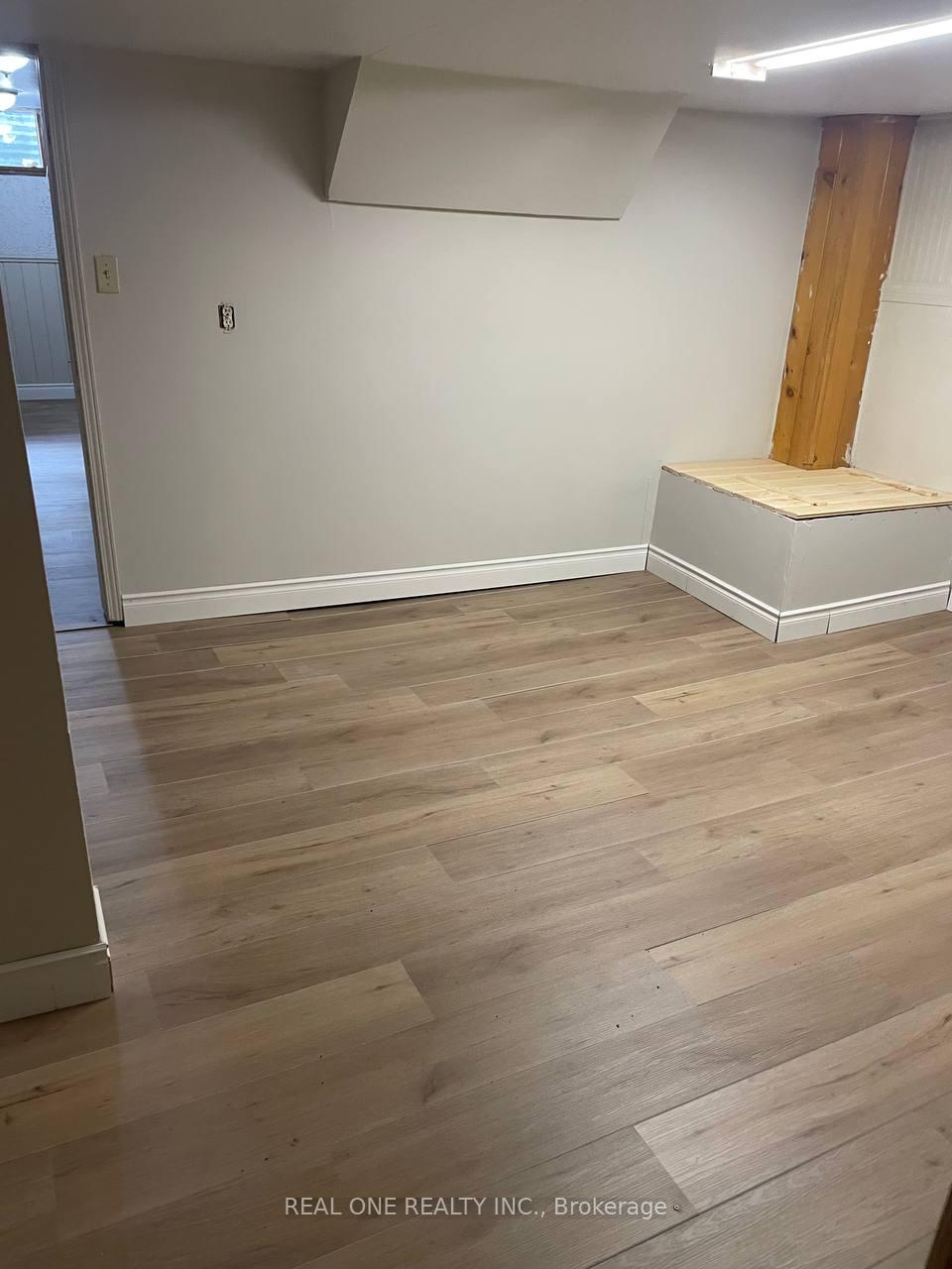 Photo 31 of 216 John Street N, Orillia — HOMEH